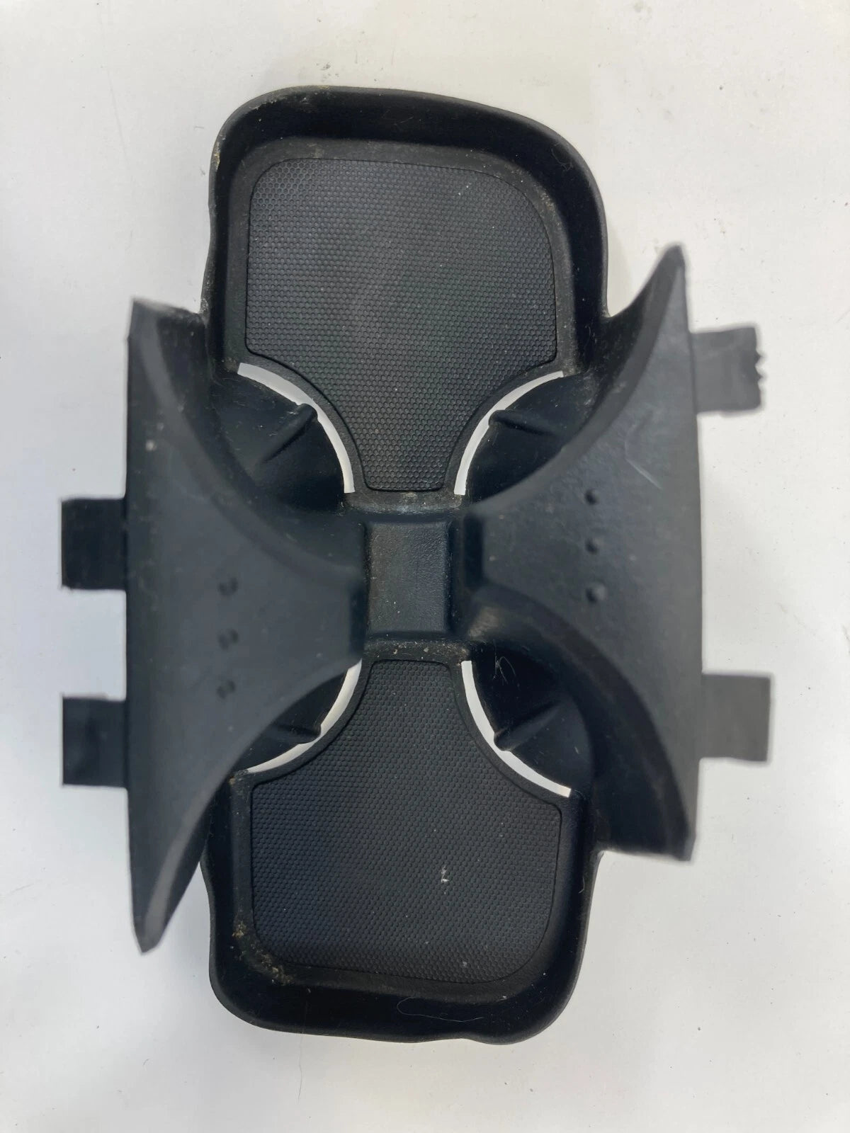 2009-2014 VOLKSWAGEN ROUTAN FRONT CENTER CONSOLE CUP HOLDER RUBBER MAT OEM