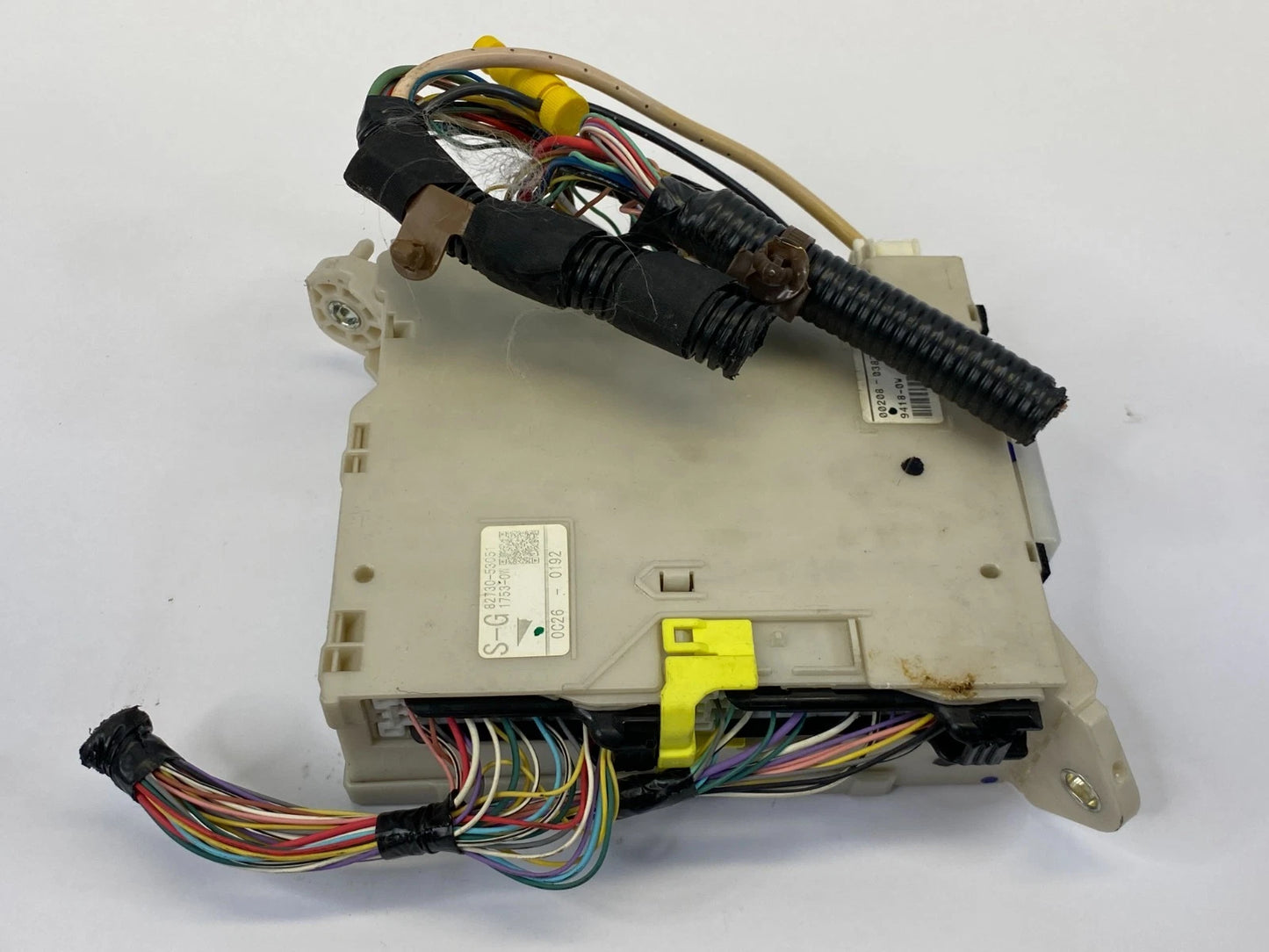 2010-2013 LEXUS IS250 IS350 2.5L LEFT FUSE BOX RELAY JUNCTION 82730-53051 OEM
