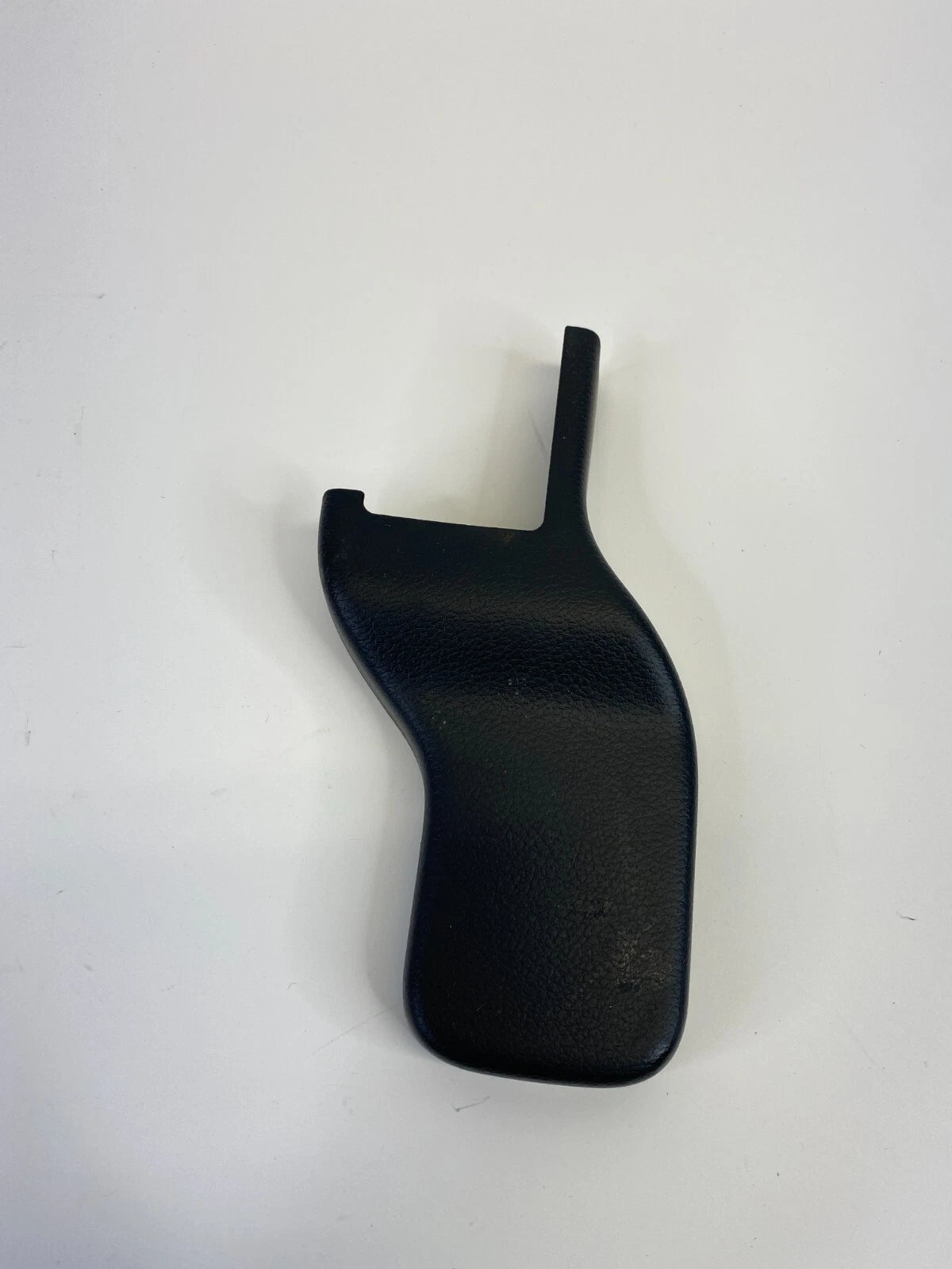 2010-2013 MAZDA 3 MAZDA3 FRONT LEFT SEAT TRACK FRONT INNER COVER CAP BBM257043
