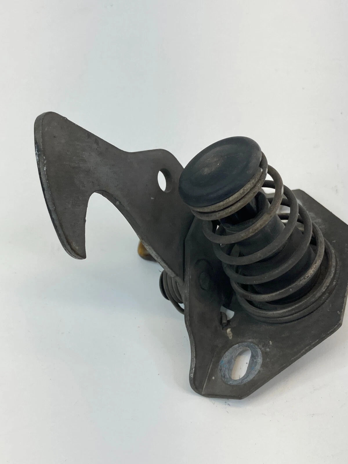 2006 BMW 330I 325I FRONT HOOD LOCK LATCH RELEASE CATCH HOOK SPRING OEM