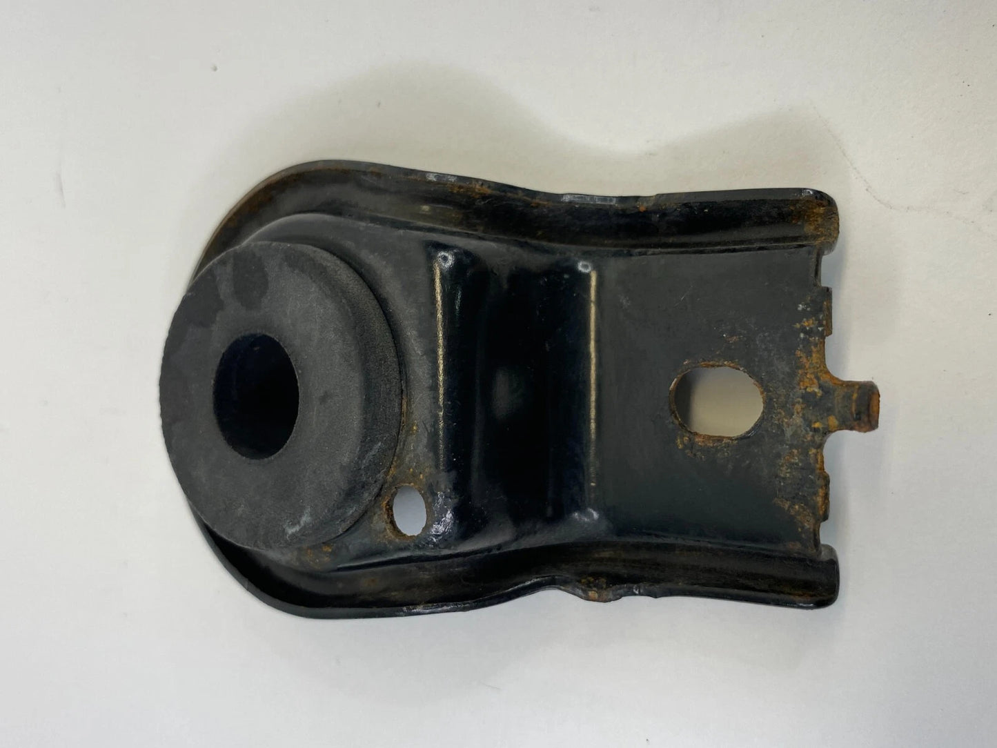 99 00 01 02 03 04 HONDA ODYSSEY RADIATOR UPPER TOP MOUNT SUPPORT BRACKET OEM