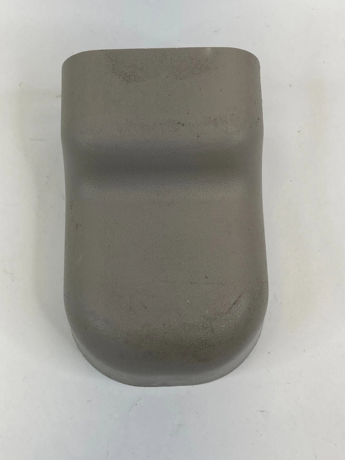 2006-2008 HYUNDAI SONATA SEDAN FRONT RIGHT INNER SIDE SEAT TRACK COVER TRIM OEM