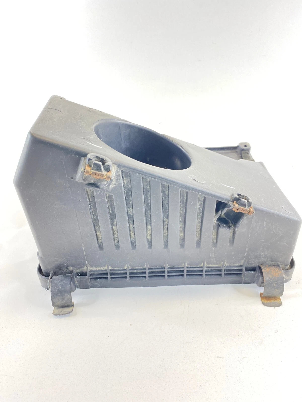 2000-2005 CHEVROLET IMPALA 3.4L AIR INTAKE CLEANER BOX FILTER HOUSING 382677 OEM