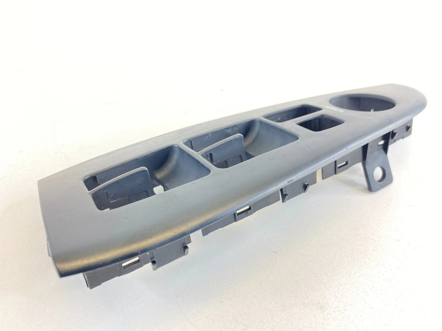 07-10 HYUNDAI ELANTRA SEDAN FRONT LEFT DOOR WINDOW SWITCH BEZEL 93570-2H010 OEM