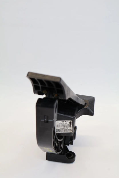 2013-2015 KIA SORENTO 3.3L V6 ACCELERATOR GAS PEDAL W/ TRAVEL SENSOR 32700-4Z000