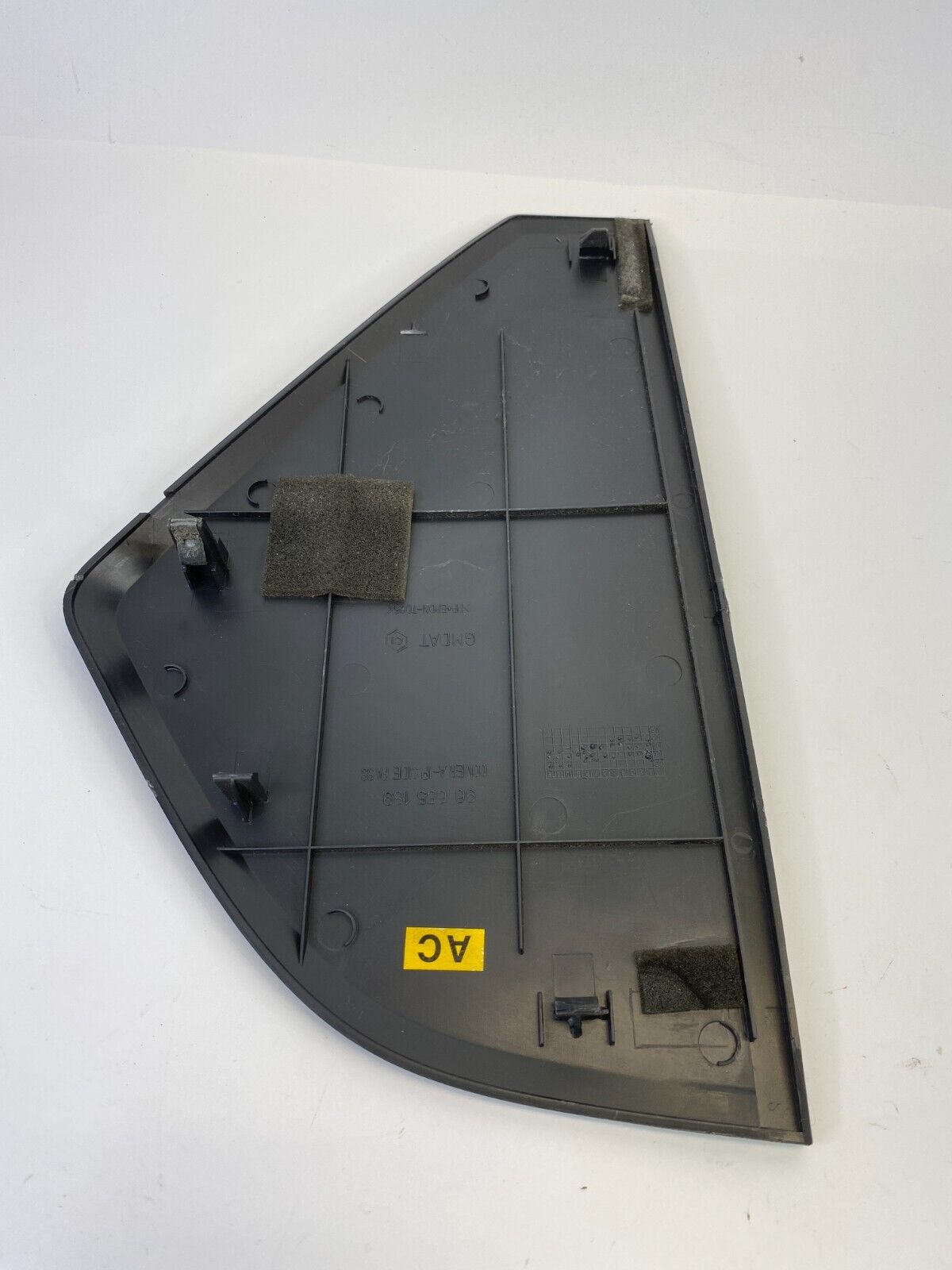 2009-2011 Chevrolet Aveo Dash Right Side End Cap Cover Bezel Trim 96655189 OEM