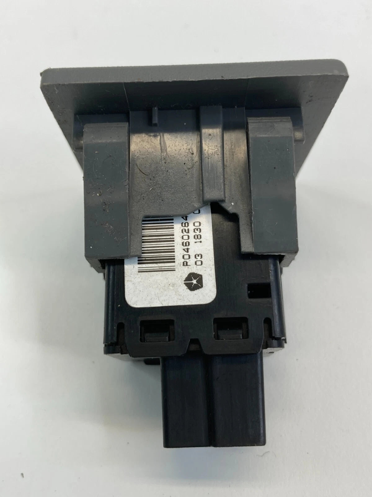 2008-2010 CHRYSLER TOWN & COUNTRY POWER INVERTER SWITCH BUTTON W/ BEZEL TRIM OEM
