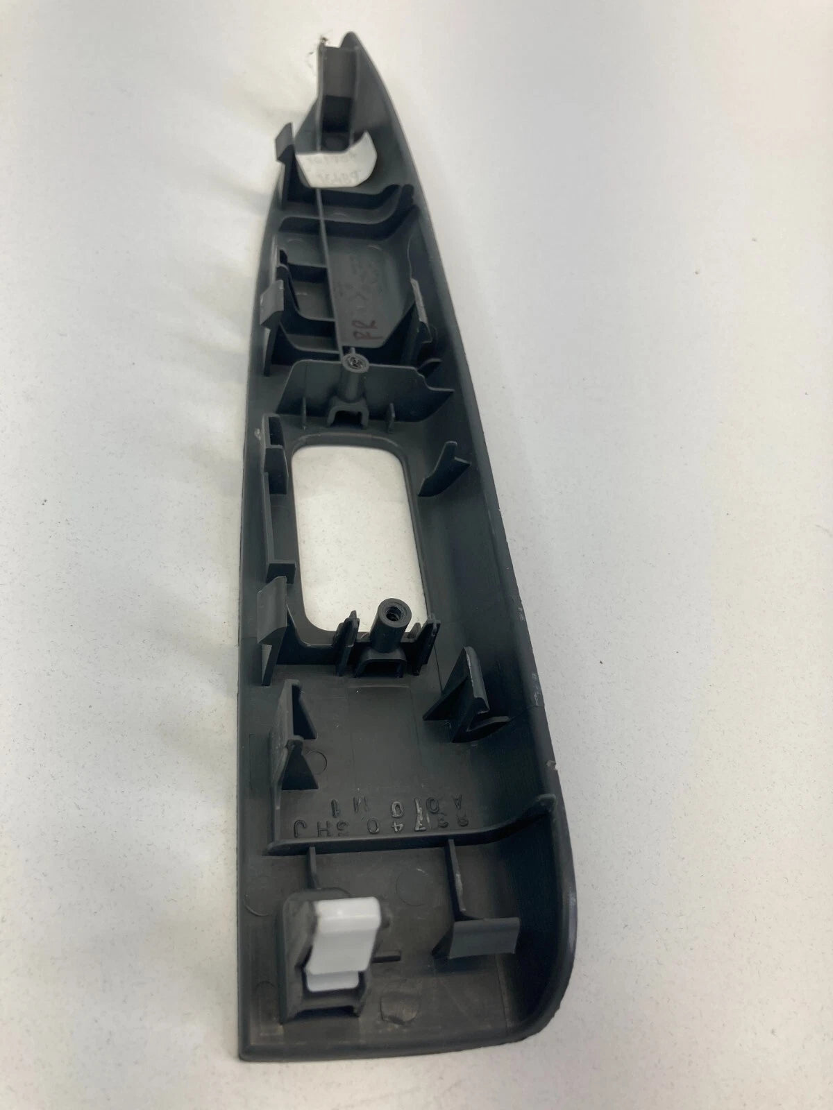 2005-2010 HONDA ODYSSEY REAR RIGHT SIDE DOOR POWER WINDOW SWITCH TRIM BEZEL OEM