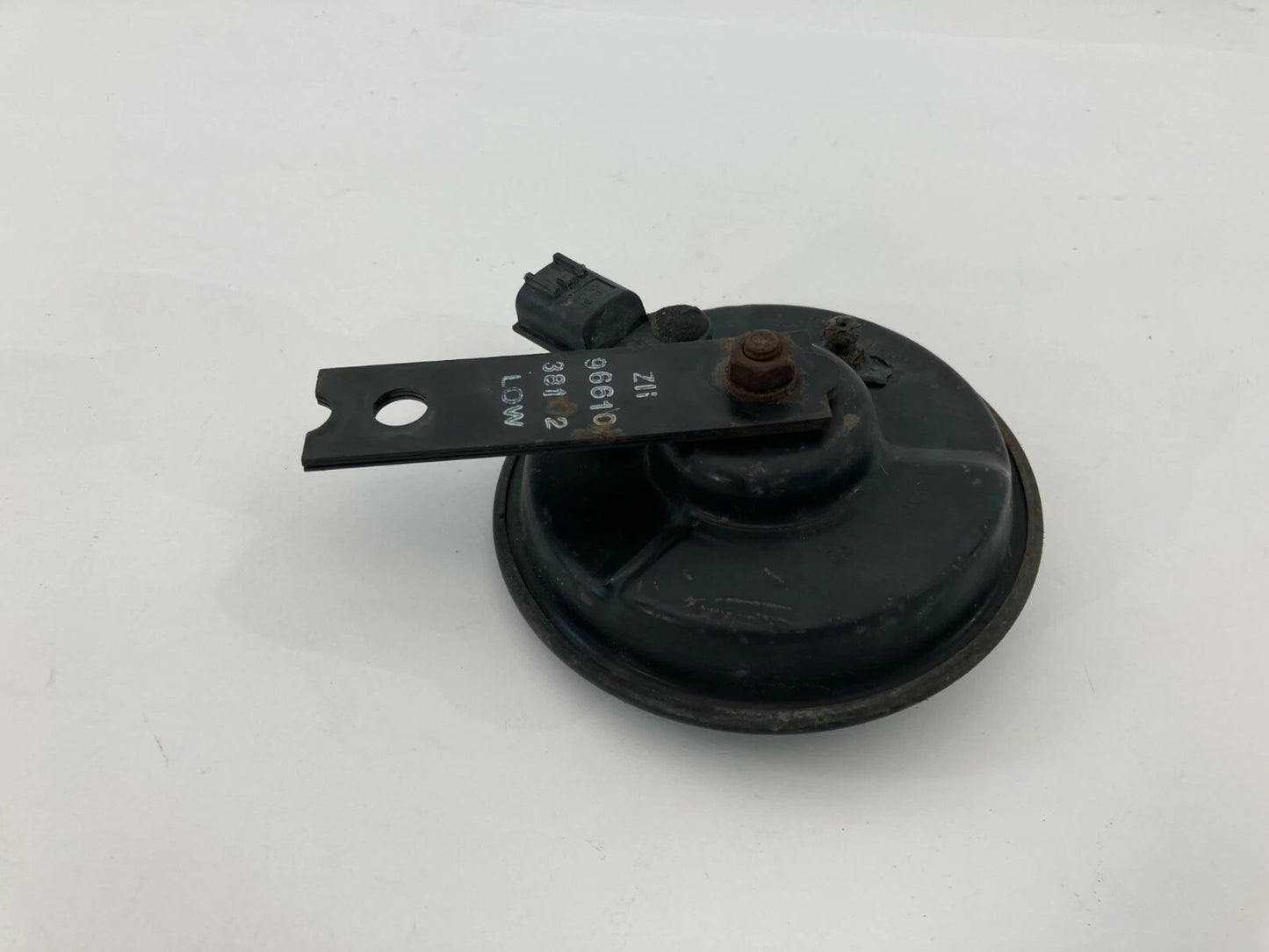 2002-2005 HYUNDAI SONATA BASE 2.4 LOW TONE PITCH HORN SIGNAL 96610-38102 OEM