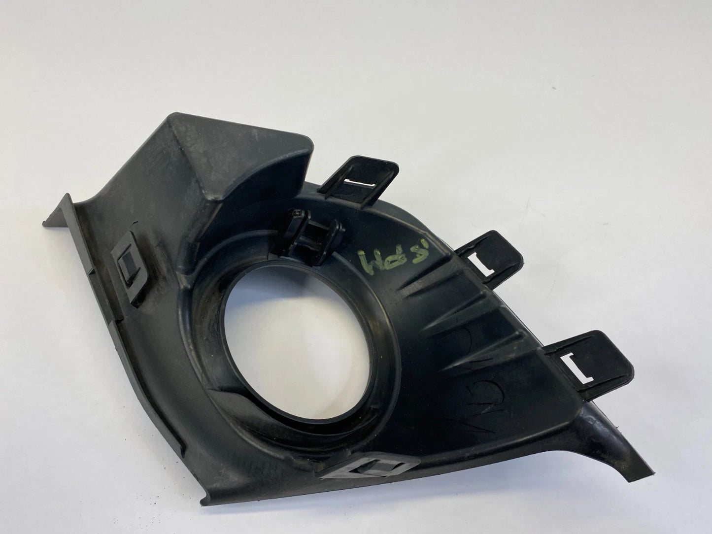 2018 2019 MITSUBISHI OUTLANDER SPORT FRONT RIGHT FOG LIGHT BEZEL TRIM 8321A786