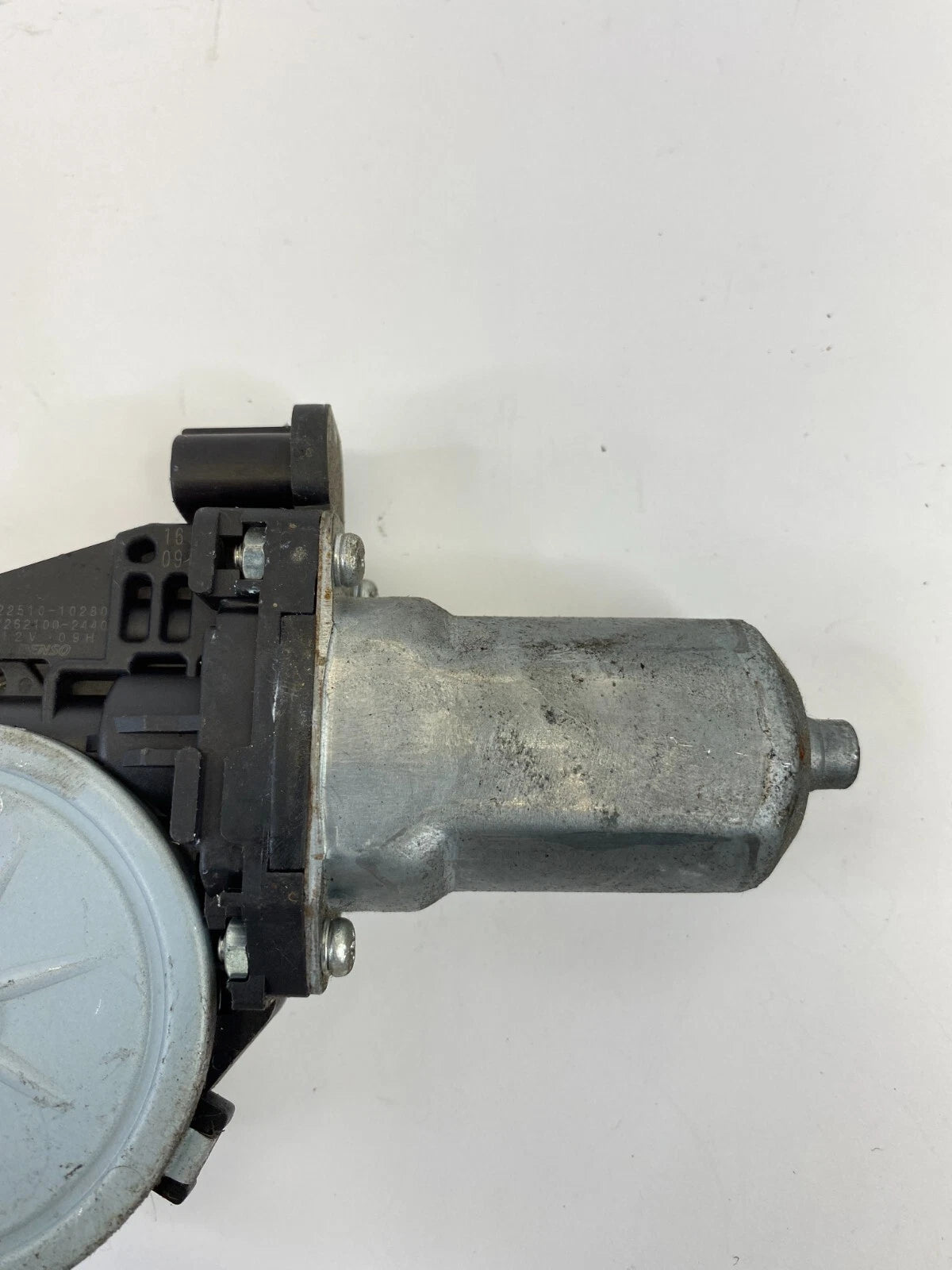 2004-2010 TOYOTA SIENNA REAR RIGHT BACK SIDE DOOR WINDOW MOTOR 22510-10280