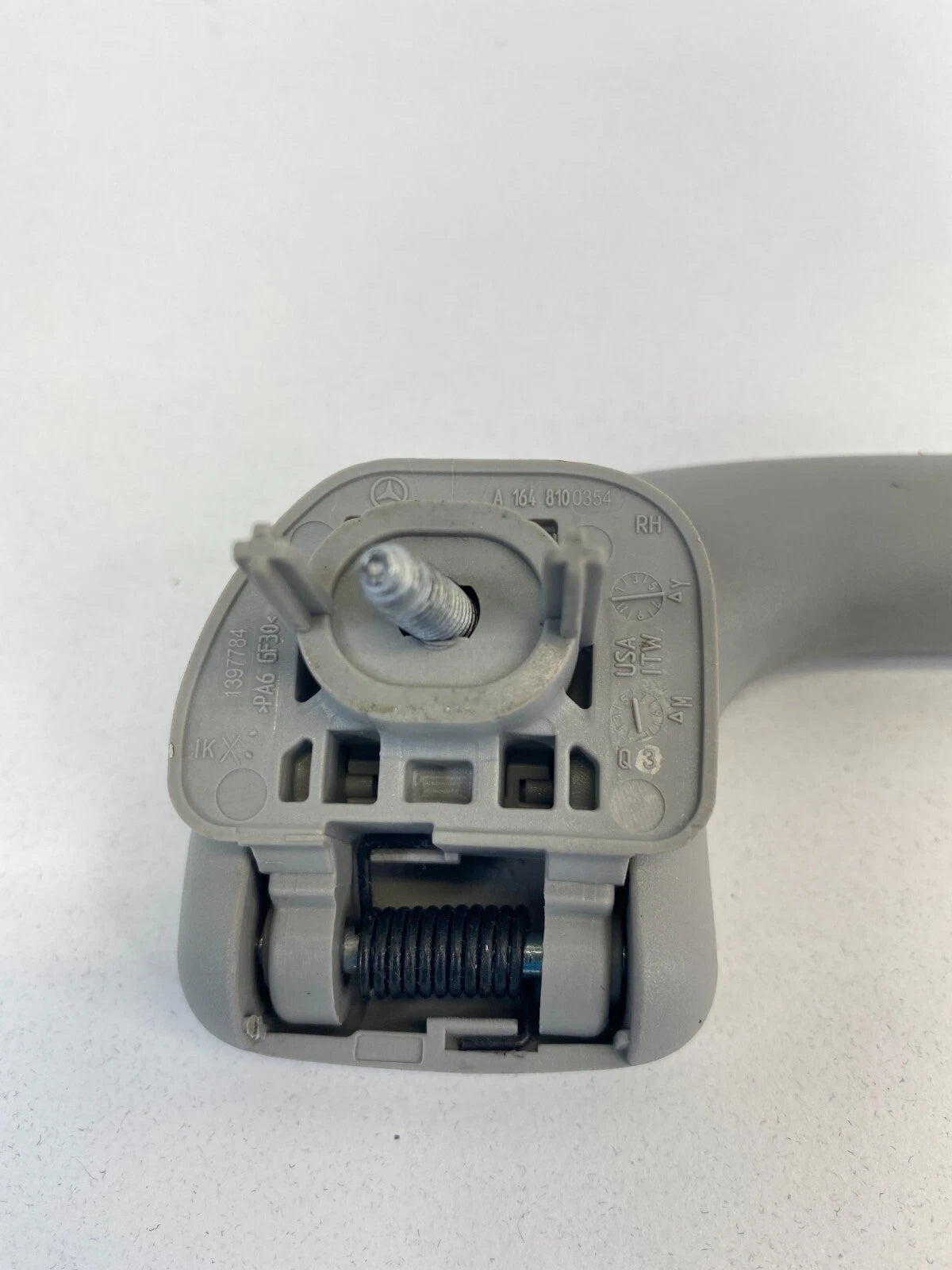 06-12 MERCEDES-BENZ R350 FRONT RIGHT INNER ROOF GRAB HANDLE ASSIST A1648100354