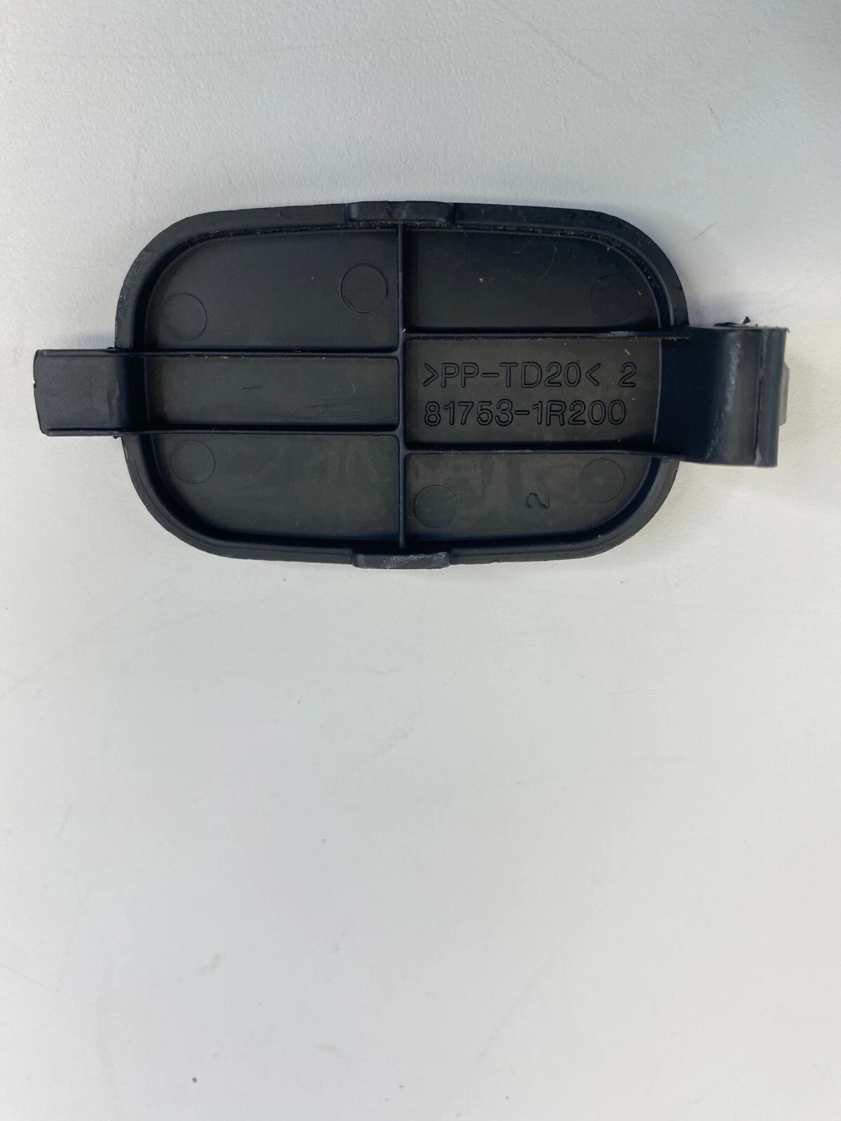 12-17 HYUNDAI ACCENT REAR TRUNK RELEASE PANEL BLANKING COVER TRIM 81753-1R200
