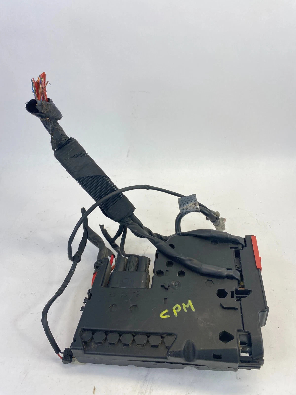 2010-2012 MERCEDES-BENZ GLK350 POSITIVE BATTERY TERMINAL JUNCTION A207-540-06-40