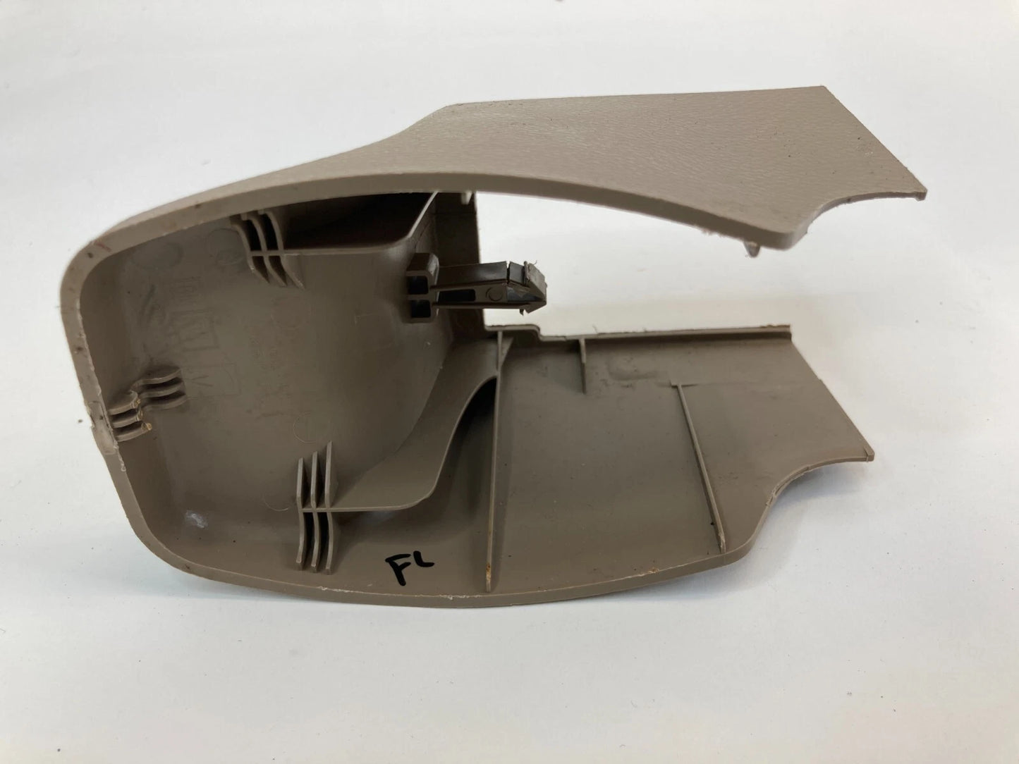 2008-2010 SATURN VUE 4-DR FRONT LEFT SEAT TRACK END COVER TRIM CAP 9663-1140 OEM