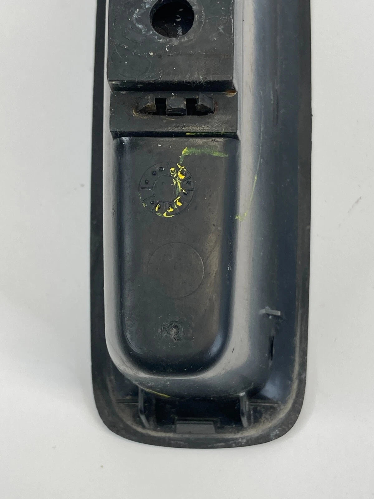 2009-2011 DODGE JOURNEY FRONT RIGHT SIDE DOOR PULL POCKET STORAGE 100000857