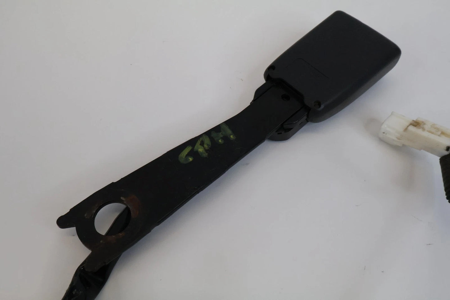 2007-2011 TOYOTA CAMRY FRONT RIGHT PASSENGER SEAT BELT BUCKLE GRAY 56458A5 OEM