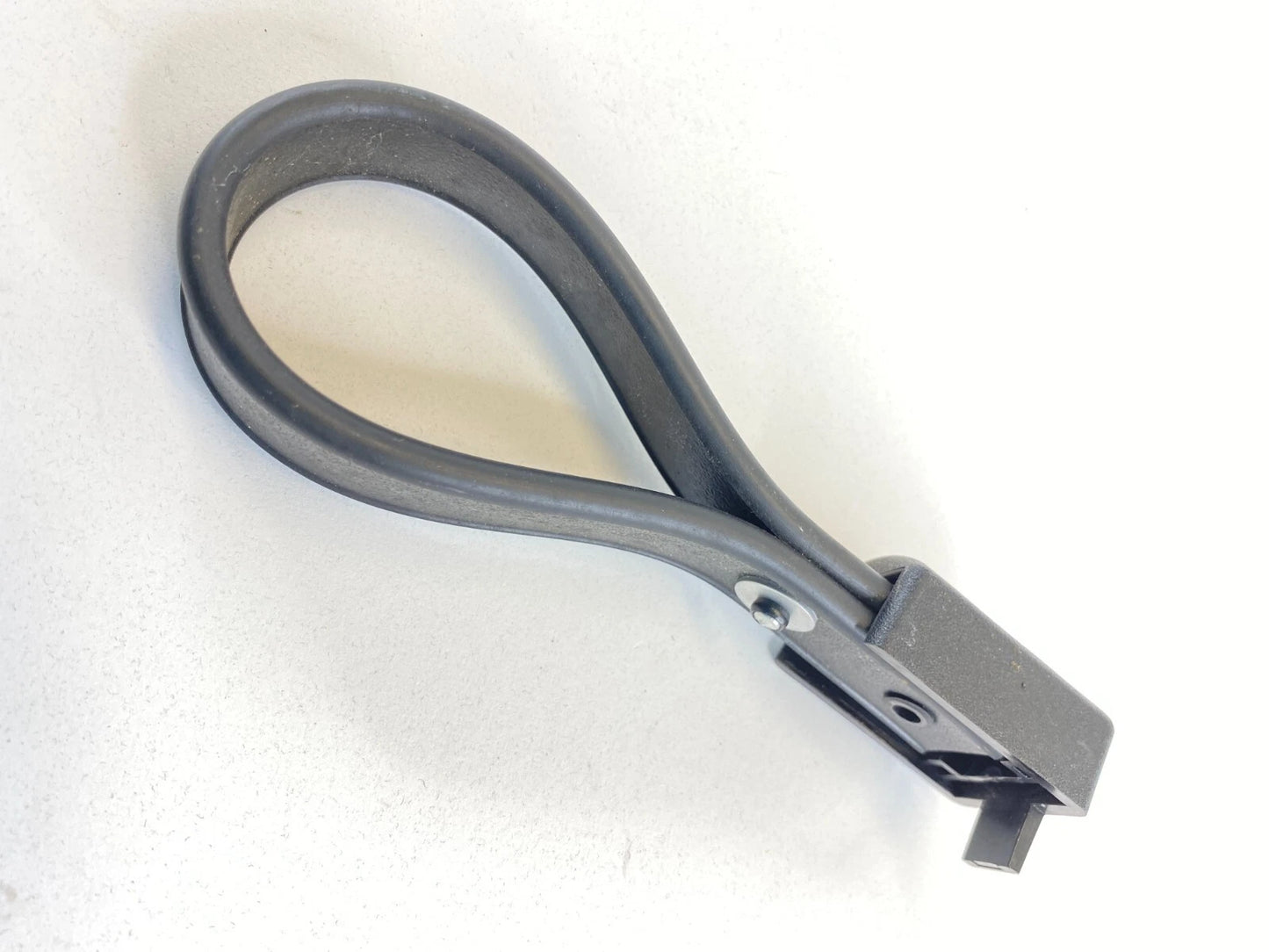 2000-2005 CHEVROLET CHEVY IMPALA REAR TRUNK TAILGATE INTERIOR PULL STRAP HANDLE