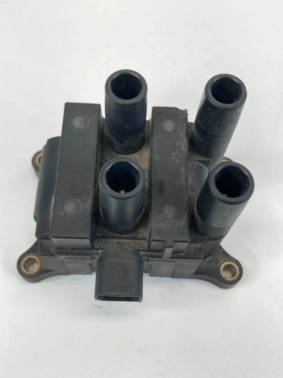 2014-2019 FORD FIESTA 1.6L L4 A/T ENGINE IGNITON COIL RAIL CM5G-12029-FC OEM