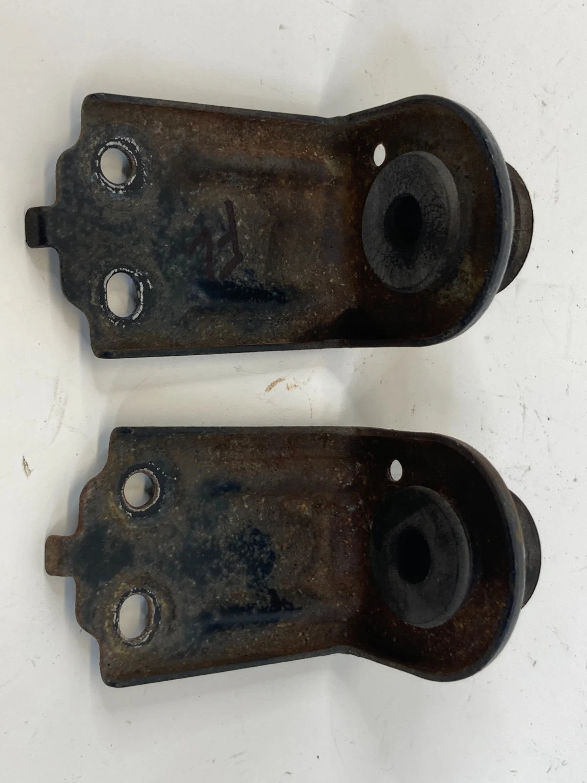2014-2019 KIA SOUL UPPER MOUNT RADIATOR SUPPORT BRACKET PAIR SET OEM