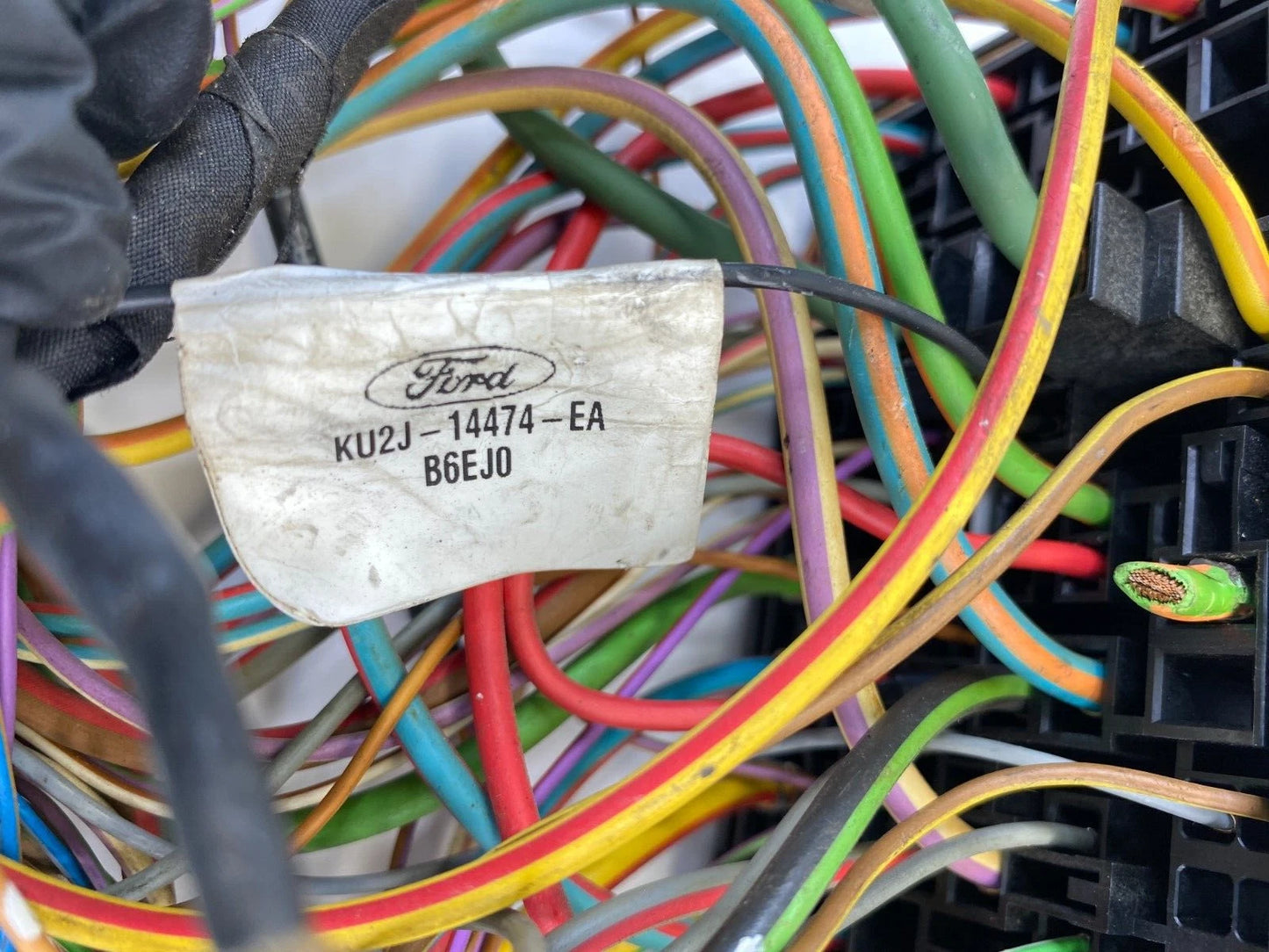 2018 2019 FORD EXPLORER INTERCEPTOR 3.5L ENGINE FUSE RELAY BOX BLOCK MODULE OEM