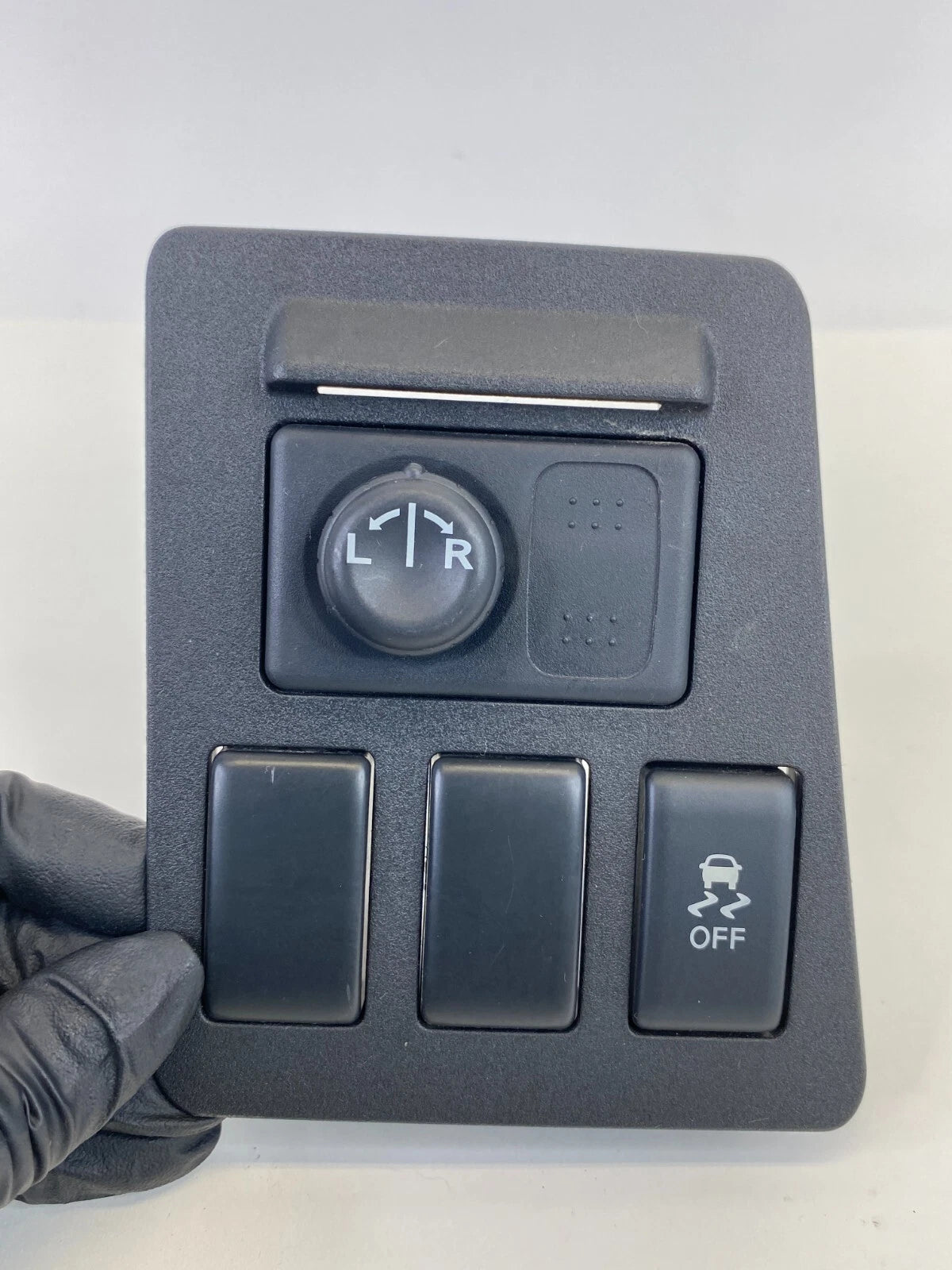 2008-2013 NISSAN ROGUE DASH MIRROR VDC FWD TRACTION CONTROL OFF SWITCH PANEL OEM