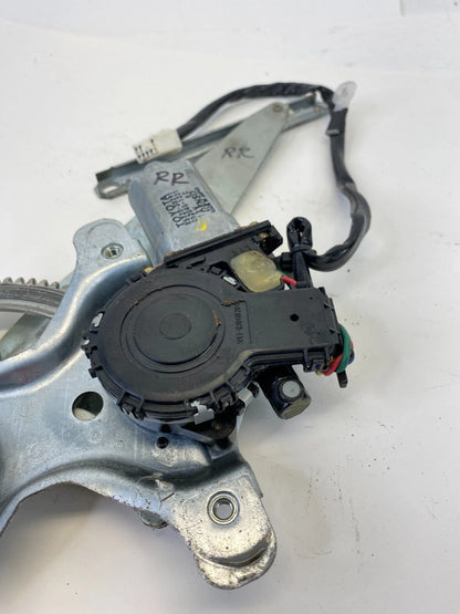 1998-2005 LEXUS GS300 REAR RIGHT SIDE DOOR WINDOW MOTOR REGULATOR 85720-30291