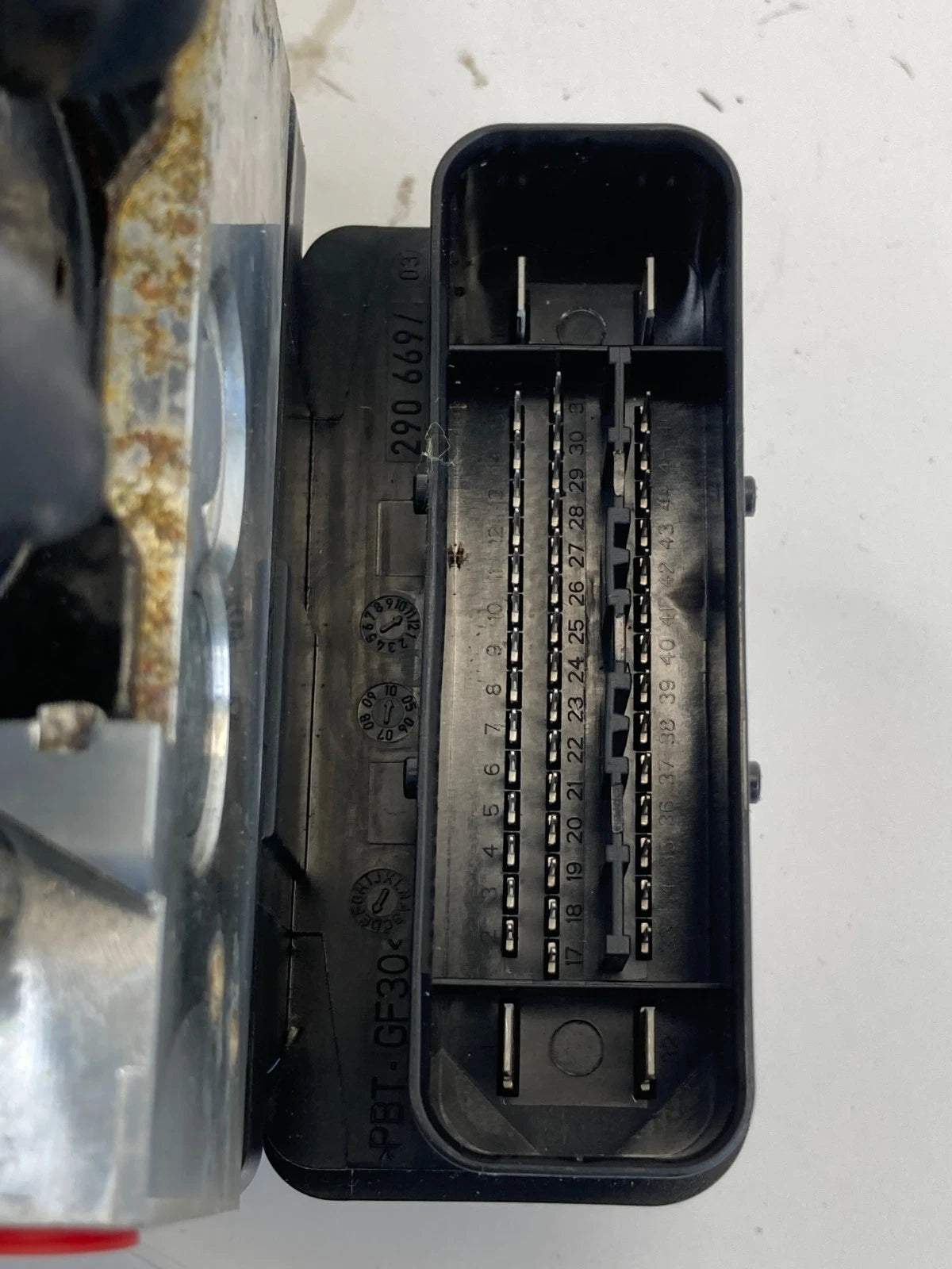 2011-2014 Volvo S60 2.5L L5 AT FWD ABS Anti Lock Brake Pump Module 31329137 OEM