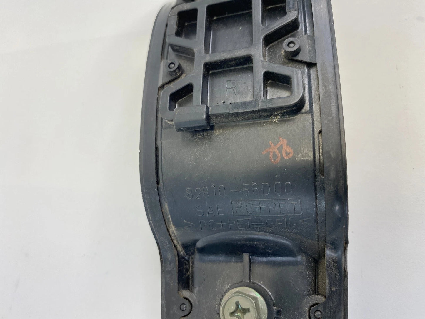 1999-2003 SUZUKI GRAND VITARA REAR RIGHT SIDE EXTERIOR DOOR HANDLE 82810-56D00