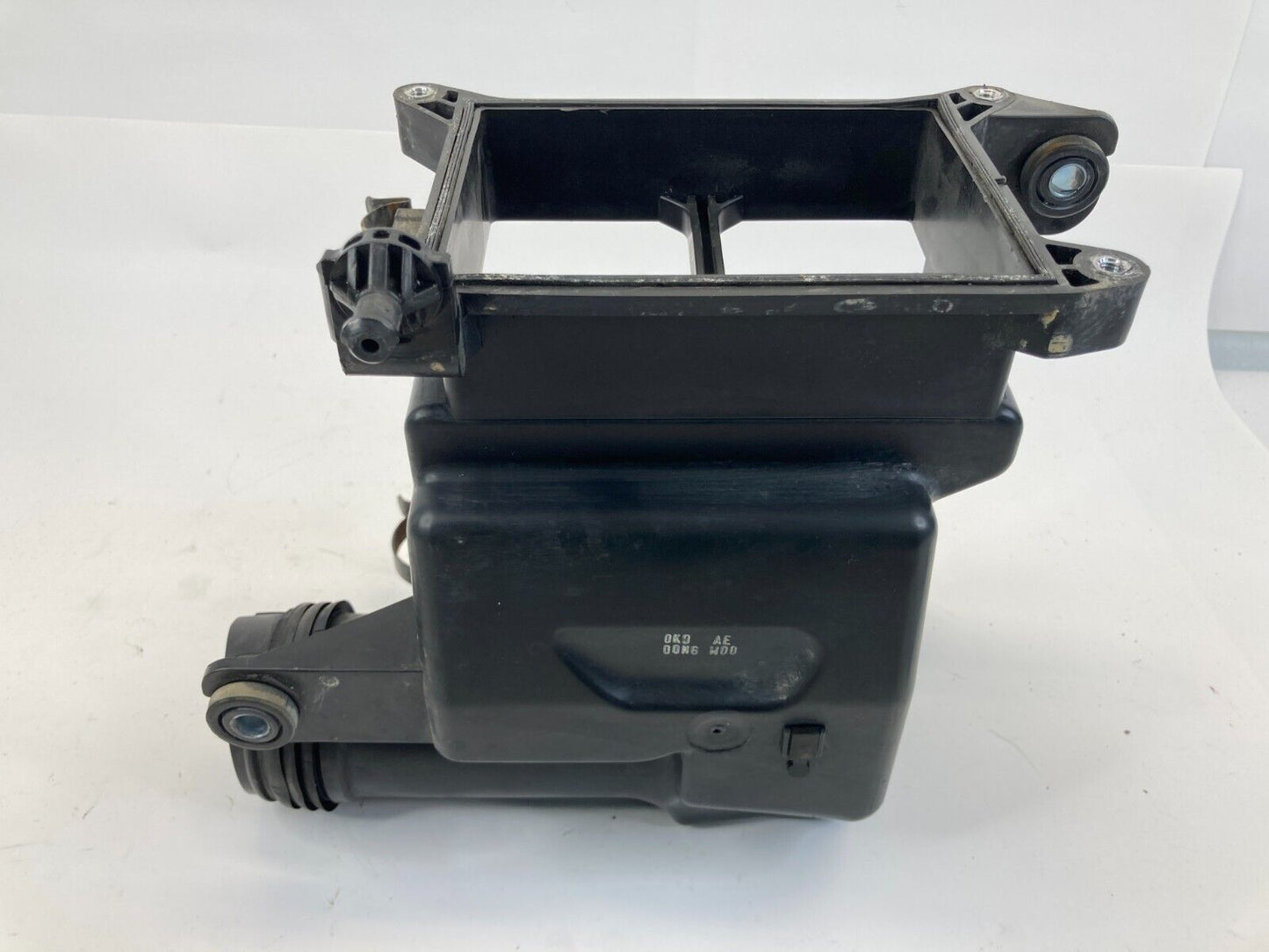 07-12 Hyundai Elantra Sedan 2.0L Air Intake Cleaner Box Lower Cover 28112-2H100