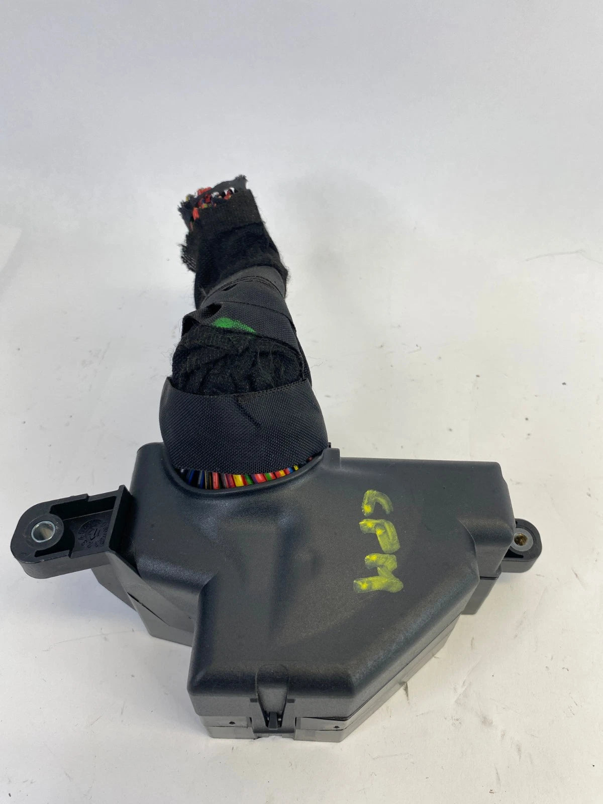 2009-2017 VOLKSWAGEN CC FUSE PANEL RELAY HOLDER BLOCK INTERIOR FRONT OEM FACTORY