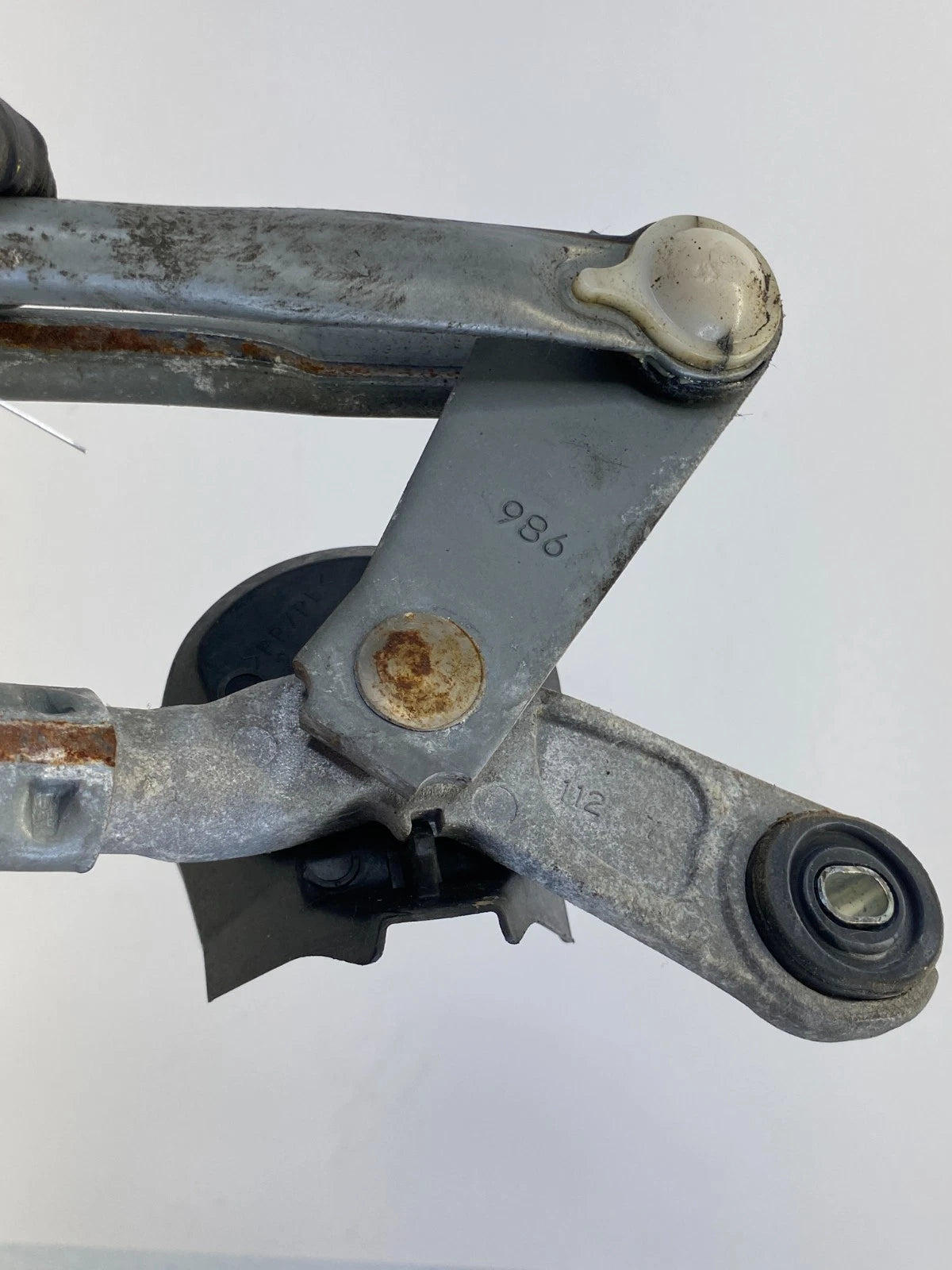 07-11 TOYOTA YARIS HTCHBCK FRONT WINDSHIELD WIPER MOTOR W LINKAGE 8511052510 OEM