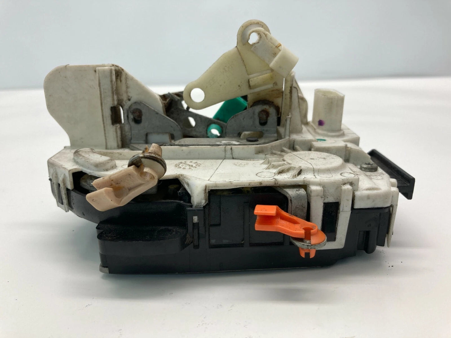 07-11 JEEP COMPASS 07-10 PATRIOT 07-09 CALIBER FRONT LEFT SIDE DOOR LOCK LATCH
