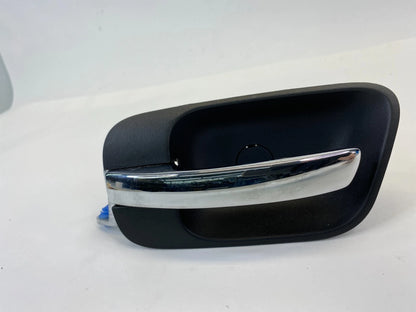2005-2007 CHRYSLER 300 REAR LEFT BACK SIDE DOOR INNER DOOR HANDLE 1070391 OEM