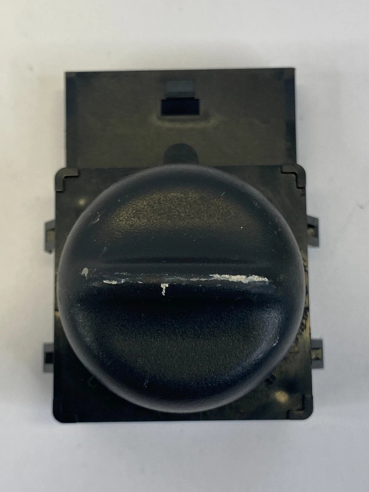 2002-2005 GMC ENVOY FRONT RIGHT PASSENGER SEAT LUMBAR SWITCH OEM