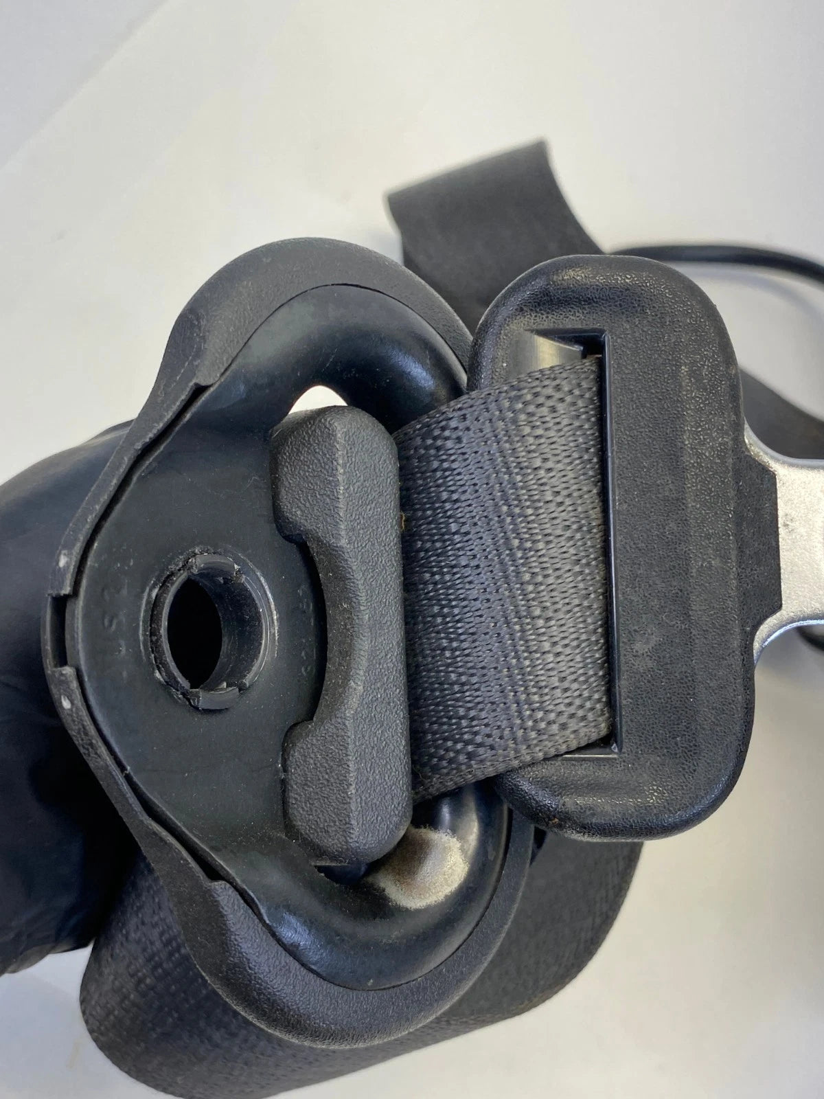 2006-2011 CHEVROLET HHR PASSENGER FRONT RIGHT SEAT BELT RETRACTOR OEM FACTORY