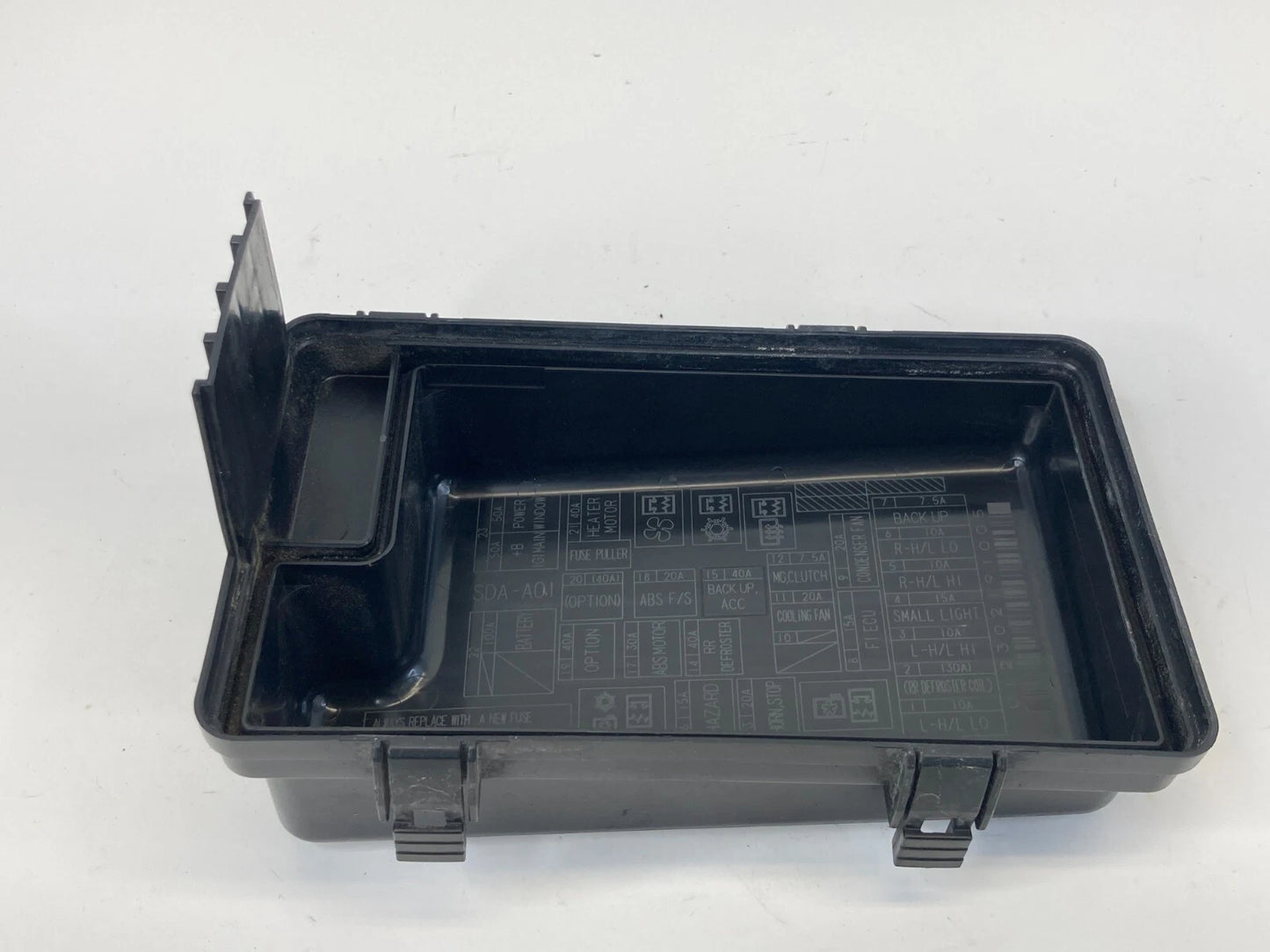 2003-2007 HONDA ACCORD 2.4L L4 ENGINE COMPARTMENT UPPER FUSE BOX RELAY LID COVER