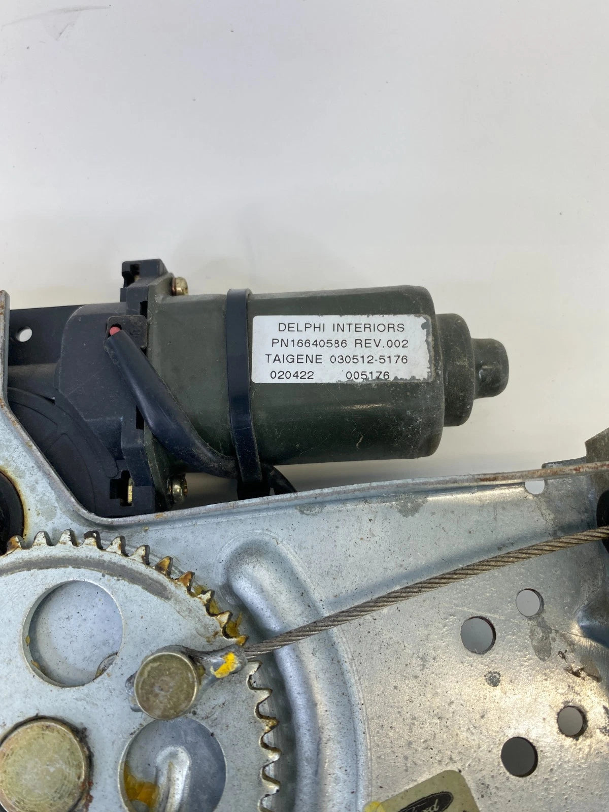 2004 LINCOLN NAVIGATOR REAR BACK GLASS POWER WINDOW MOTOR W/REGULATOR OEM