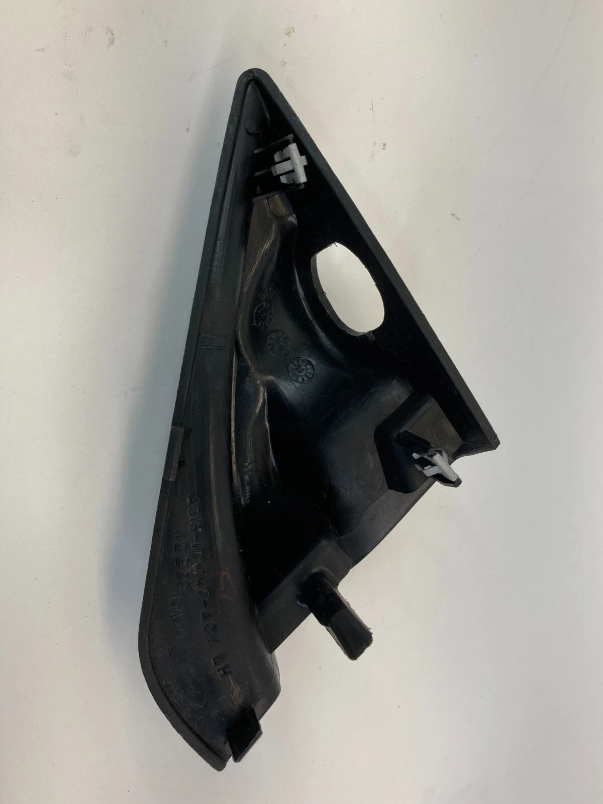 2010-2012 FORD TAURUS FRONT LEFT SIDE INTERIOR MIRROR COVER TRIM AG13-17K747-AC