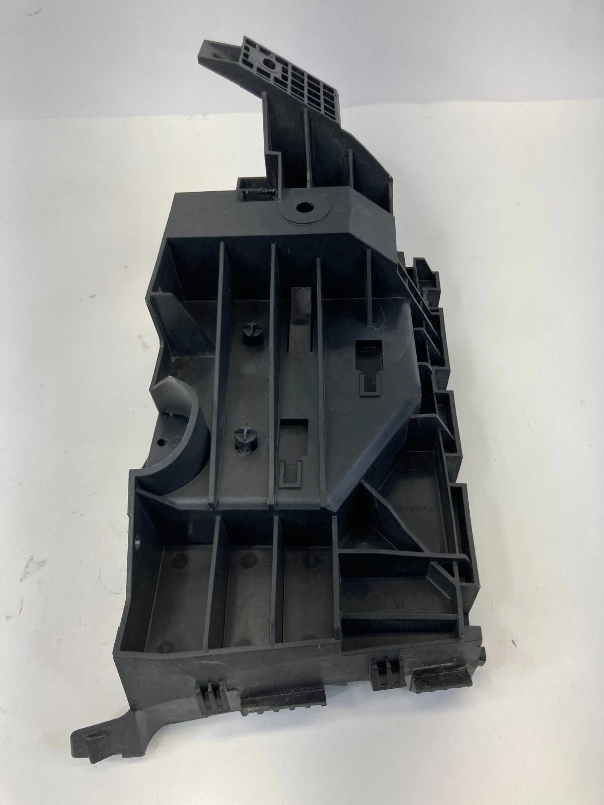2015-2019 FORD EDGE ENGINE FUSE BOX JUNCTION BOX HOLDER BRACKET HG9T-14A301-AAA