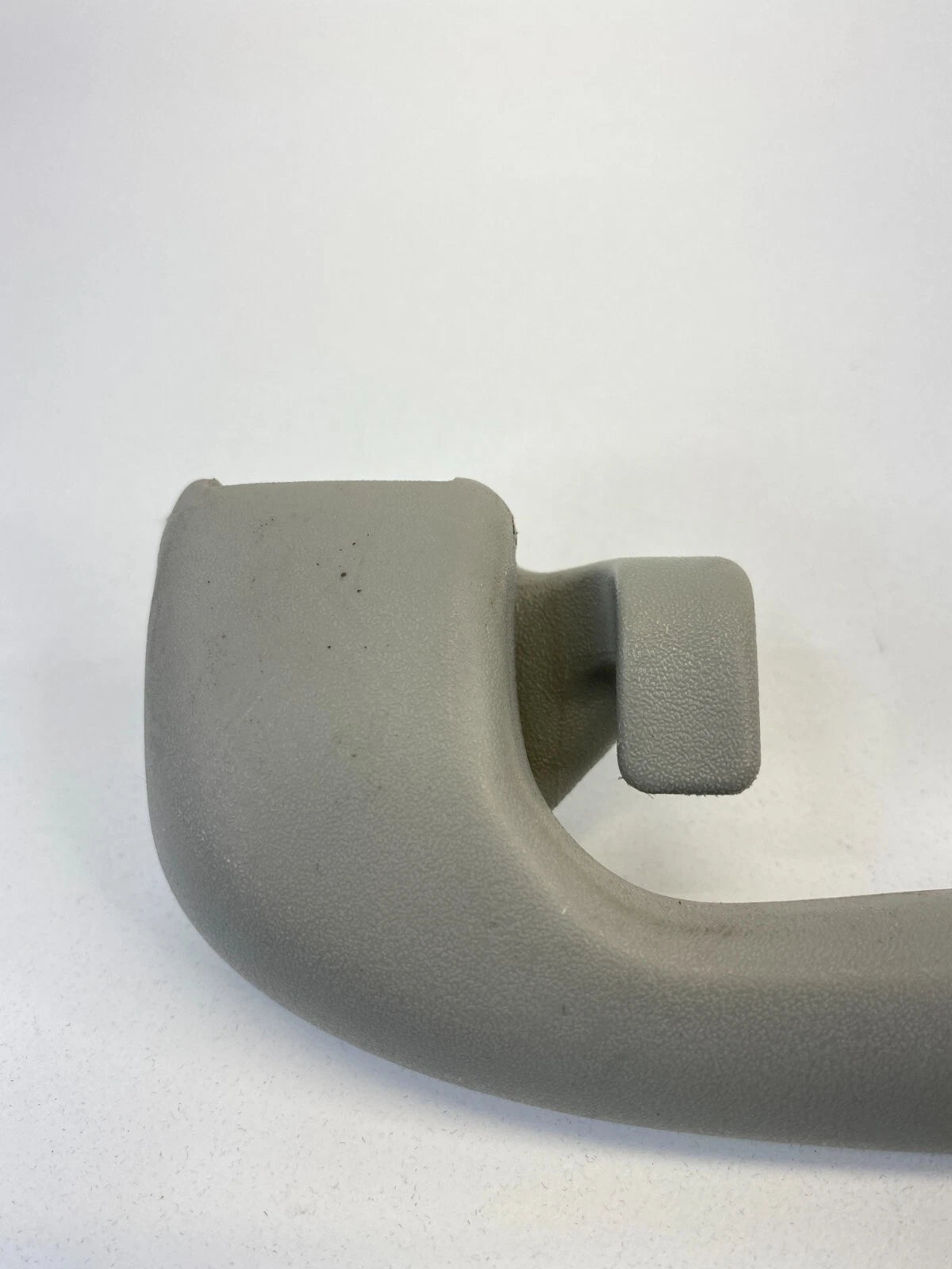 2013-2015 CHEVY MALIBU REAR LEFT DRIVER SIDE CEILING ASSIST GRIP HANDLE GRAY OEM