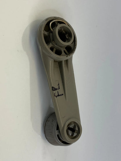 1998-2008 TOYOTA COROLLA FRONT RIGHT SIDE WINDOW CRANK HANDLE LEVER 69260-01020
