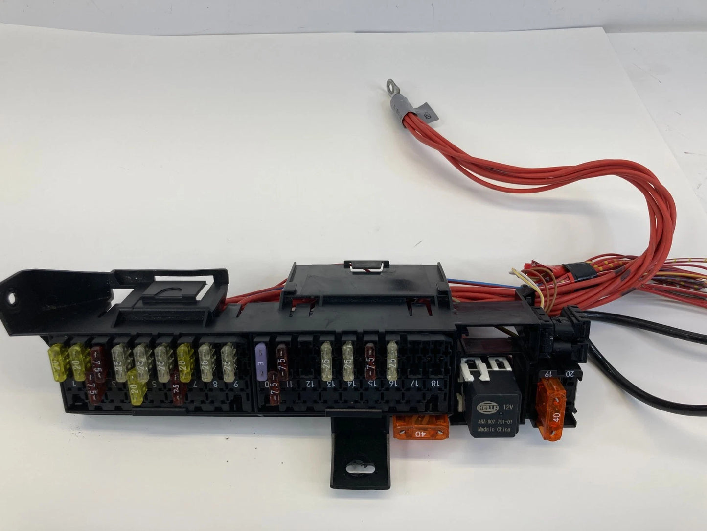 1998-2002 MERCEDES-BENZ E430 REAR TRUNK FUSE RELAY BOX BLOCK 001-545-95-01 OEM