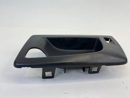 04-06 CADILLAC SRX 03-07 CTS FR LEFT DOOR INNER HANDLE BEZEL TRIM OEM 25752963