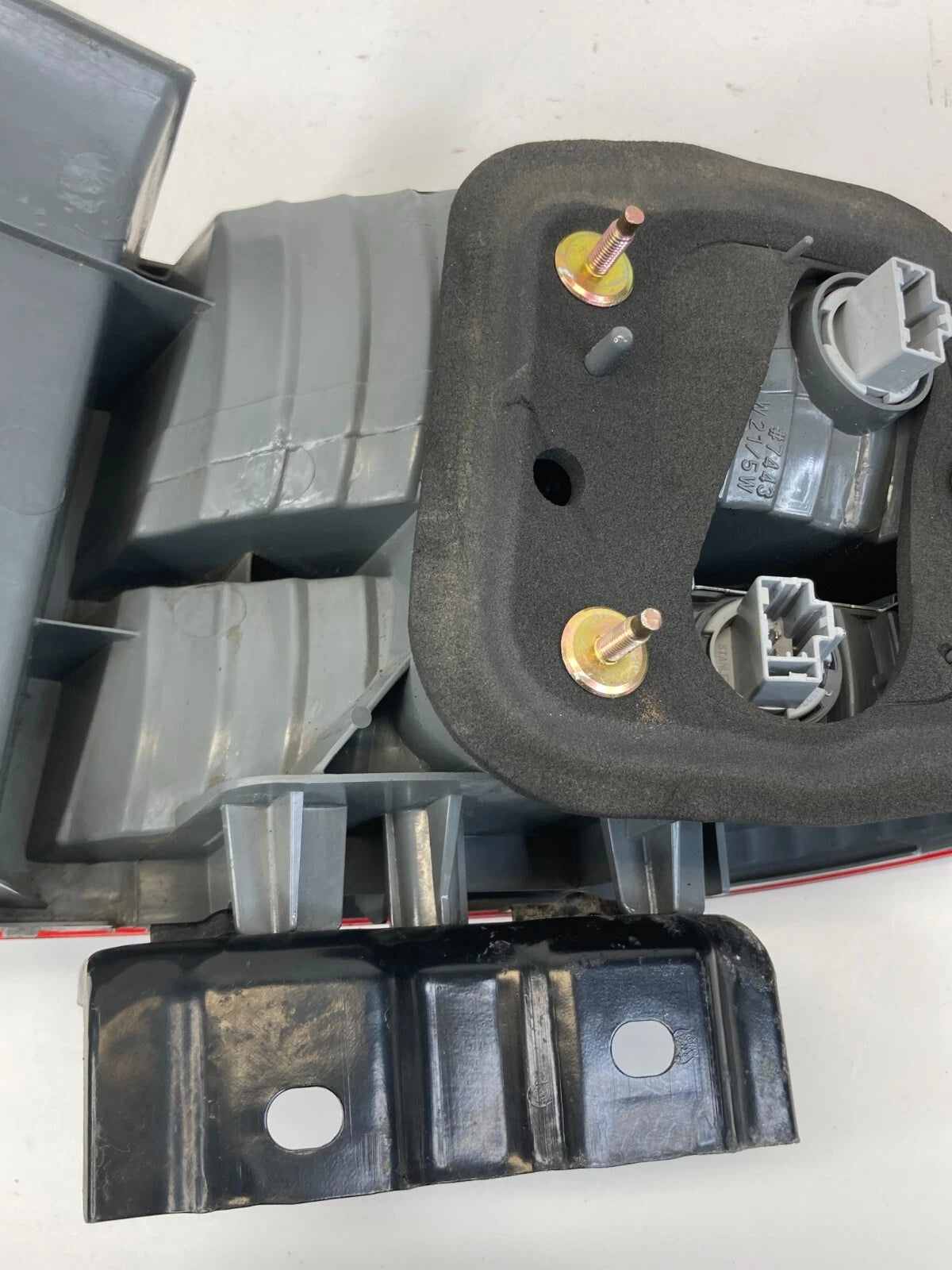 2003 2004 HONDA ACCORD SEDAN REAR LEFT SIDE TAIL LIGHT OUTER TAILLIGHT ASSY OEM