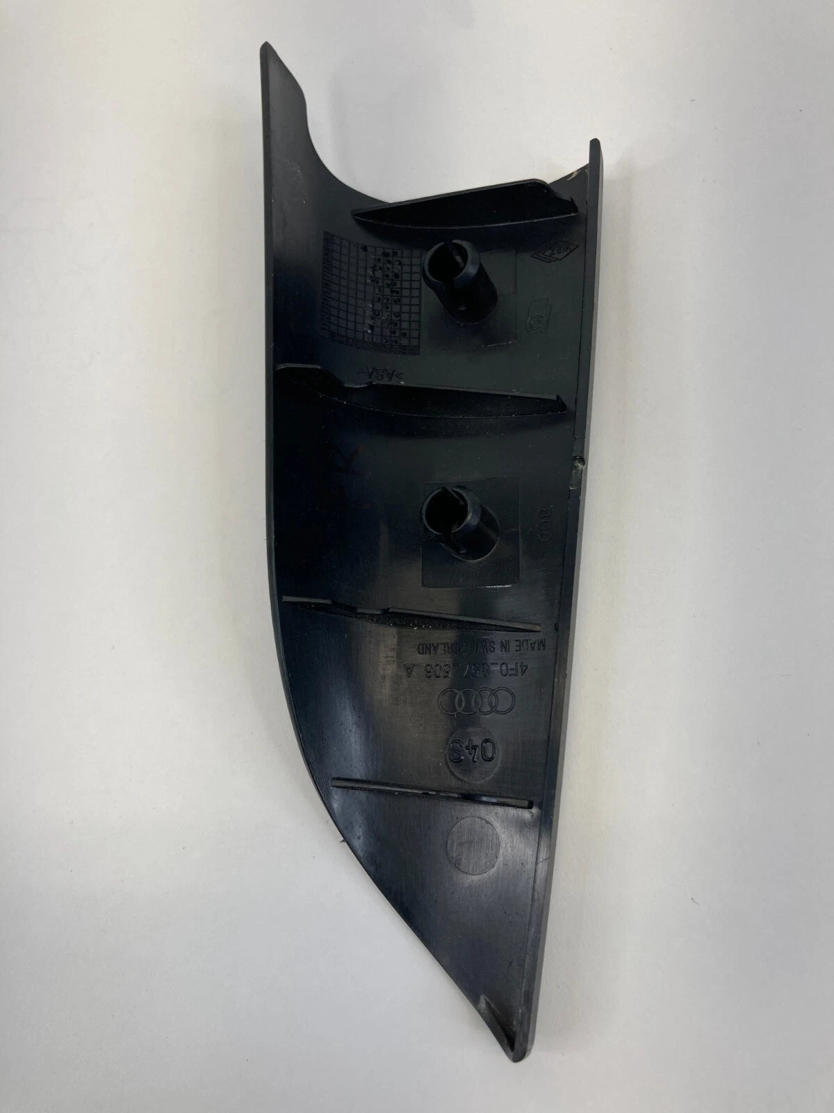 2006-2011 AUDI A6 FRONT RIGHT SIDE INNER DOOR CORNER COVER 4F0-857-506A