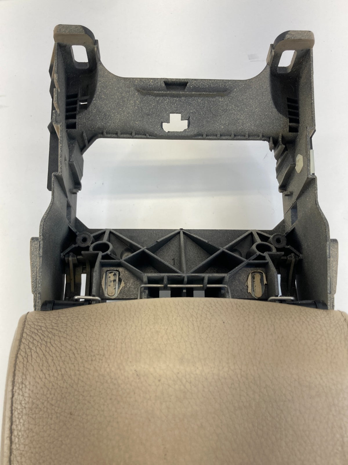 2007 2008 BMW 328xi Center Console Armrest Arm Rest Lid Cover