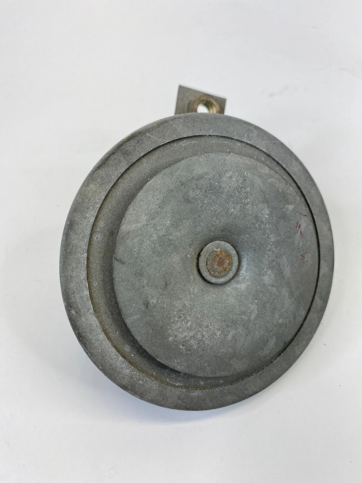 1999-2005 VOLKSWAGEN JETTA SEDAN ALARM SIREN HORN WITH BRACKET E67524 OEM