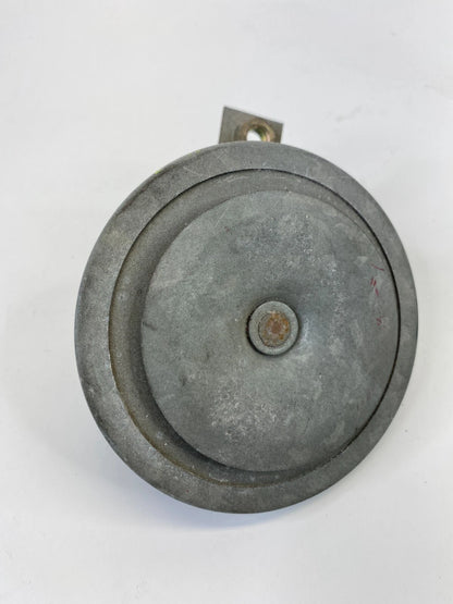 1999-2005 VOLKSWAGEN JETTA SEDAN ALARM SIREN HORN WITH BRACKET E67524 OEM