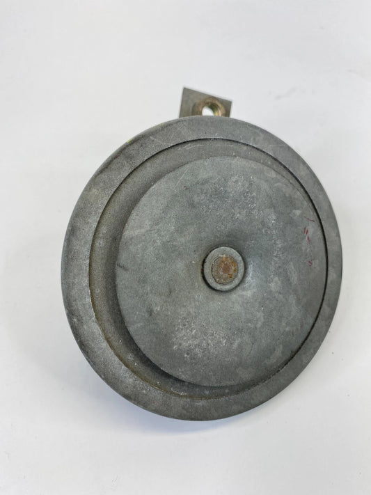 1999-2005 VOLKSWAGEN JETTA SEDAN ALARM SIREN HORN WITH BRACKET E67524 OEM